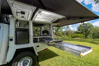 11.04.2025 Warrior 4wd Camper auto 4 berth 2 x rooftop tent 4BW4WD hire for outdoor 4wd camping