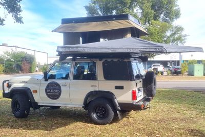 WAE 76 series 4wd 4 cyl Landcruiser 2 berth camper hire from Broome, Perth and Darwin