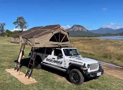 Jeep Gladiator 4wd Camper for 5 people rental  from Gold Coast and Brisbane Australia