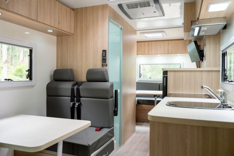 River 6 berth premium motorhome 2526