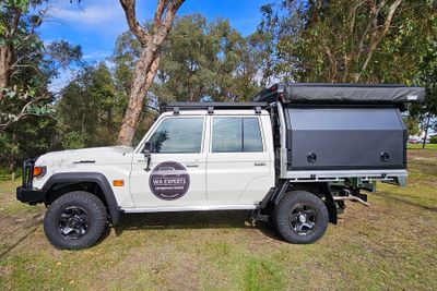 WAE 79 Series Toyota Landcruiser 4cyl – 2 People 4wd Roof Top Tent hire Broome, Darwin, Perth