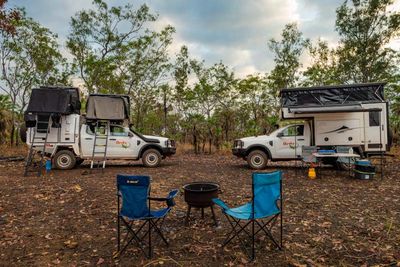 Camping with friends on a 4wd self drive road trip across Australia