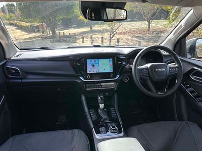 4wd car hire allowed on unsealed permitted roads from Perth, Broome and Darwin