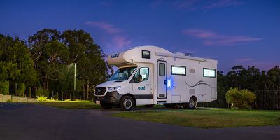 River 6 berth premium motorhome 2526