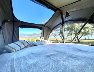 Jeep Gladiator 4wd Camper for 5 people rental  from Gold Coast and Brisbane Australia
