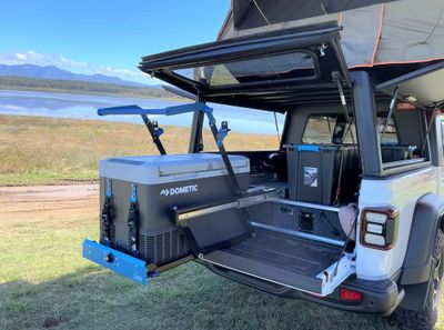Jeep Gladiator 4wd Camper for 5 people rental  from Gold Coast and Brisbane Australia