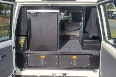 WAE 76 series 4wd 4 cyl Landcruiser 2 berth camper hire from Broome, Perth and Darwin