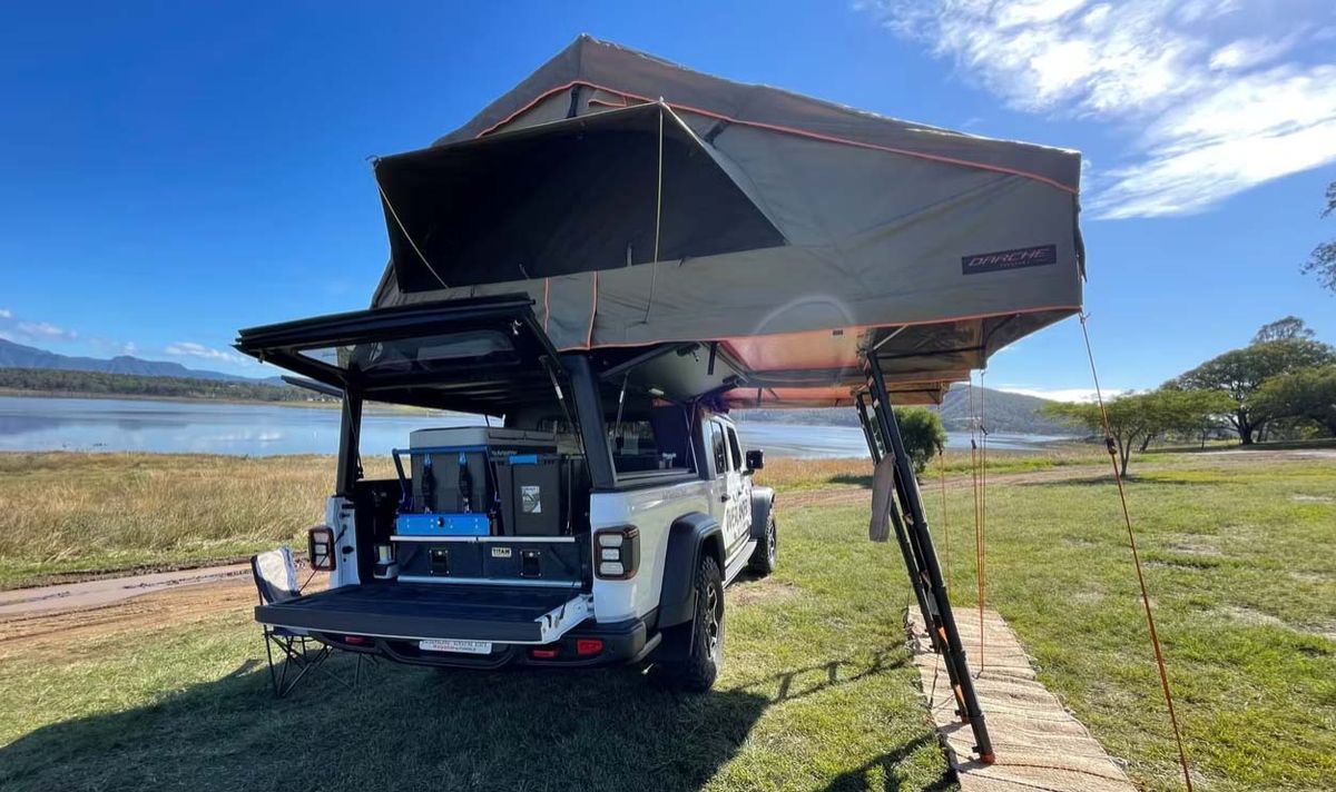 Jeep Gladiator 4wd Camper for 5 people rental  from Gold Coast and Brisbane Australia