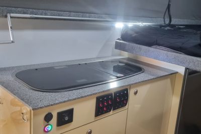 Dove 4WD Motorhome – 79 Series Toyota Landcruiser rental from Perth, Darwin, Broome