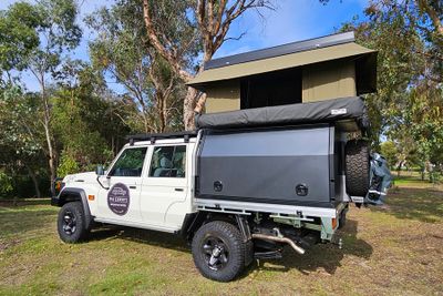 WAE 79 Series Toyota Landcruiser 4cyl – 2 People 4wd Roof Top Tent hire Broome, Darwin, Perth