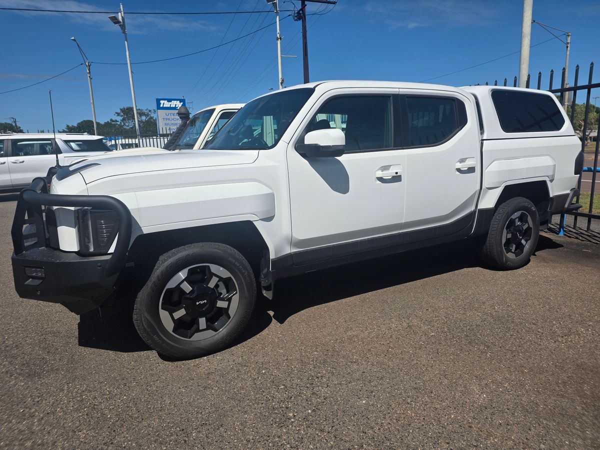 Darwin car hire - TA- Y-FQBR 4wd Car - Mitsubishi Triton GSR or new Kia Tasman SX+