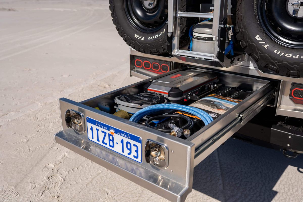 Defender Adventure 4wd Ineos Plus for 5 people hire Australia - setup