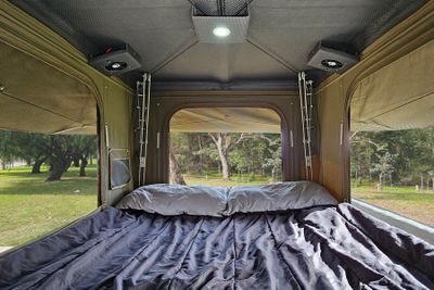 WAE 79 Series Toyota Landcruiser 4cyl – 2 People 4wd Roof Top Tent hire Broome, Darwin, Perth