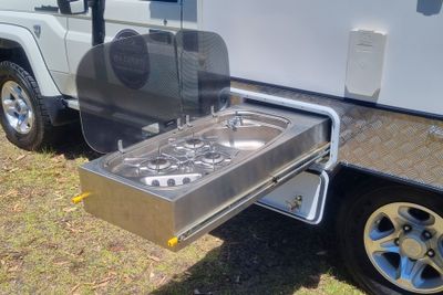 Dove 4WD Motorhome – 79 Series Toyota Landcruiser rental from Perth, Darwin, Broome