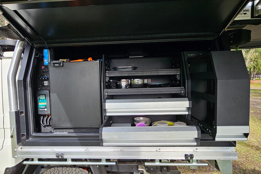 WAE 79 Series Toyota Landcruiser 4cyl – 2 People 4wd Roof Top Tent hire Broome, Darwin, Perth