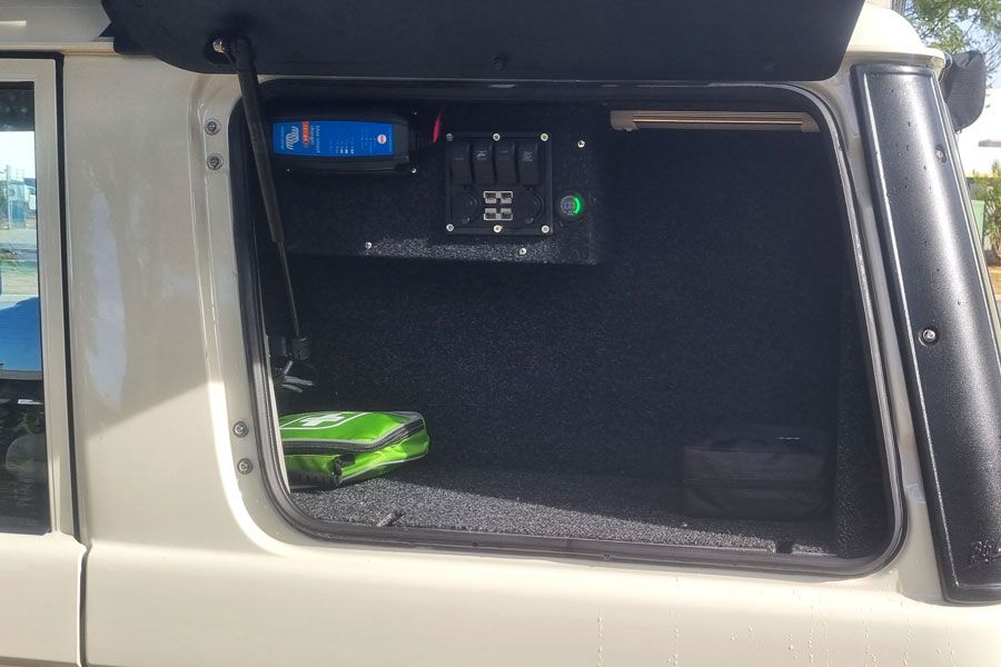 WAE 76 series 4wd 4 cyl Landcruiser 2 berth camper hire from Broome, Perth and Darwin