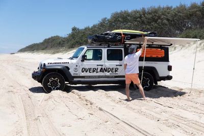 Jeep Gladiator 4wd Camper for 5 people rental  from Gold Coast and Brisbane Australia