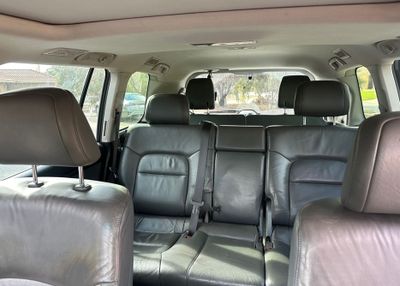 8 seat 4wd car hire from Perth return to Perth