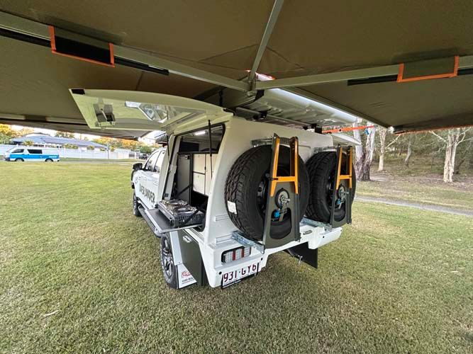 Hilux Outback 4wd Australian camper hire for 1 to 5 people