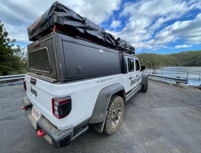 Jeep Gladiator 4wd Camper for 5 people rental  from Gold Coast and Brisbane Australia