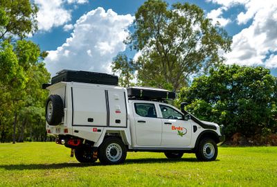 11.04.2025 Warrior 4wd Camper auto 4 berth 2 x rooftop tent 4BW4WD hire for outdoor 4wd camping