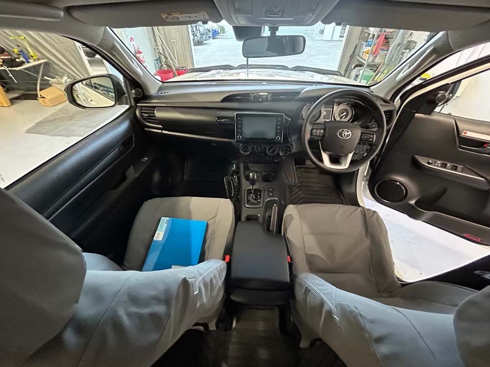 Hilux 4wd Outback Plus Trayon 1-4 people camper rental across Australia